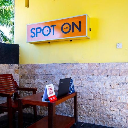 Spot On 2732 Sandy Guesthouse Mataram Esterno foto