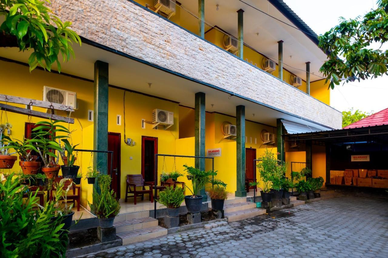 Spot On 2732 Sandy Guesthouse Mataram Esterno foto