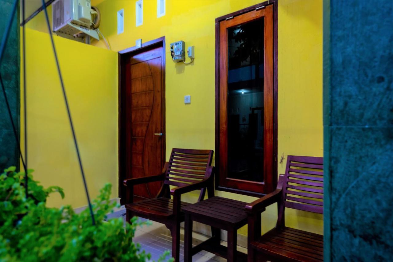 Spot On 2732 Sandy Guesthouse Mataram Esterno foto
