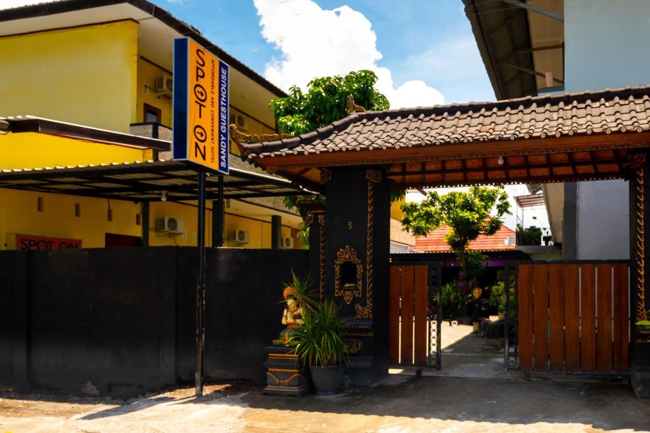 Spot On 2732 Sandy Guesthouse Mataram Esterno foto